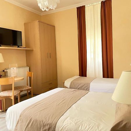 Hotel Le Mirval La Brigue Esterno foto