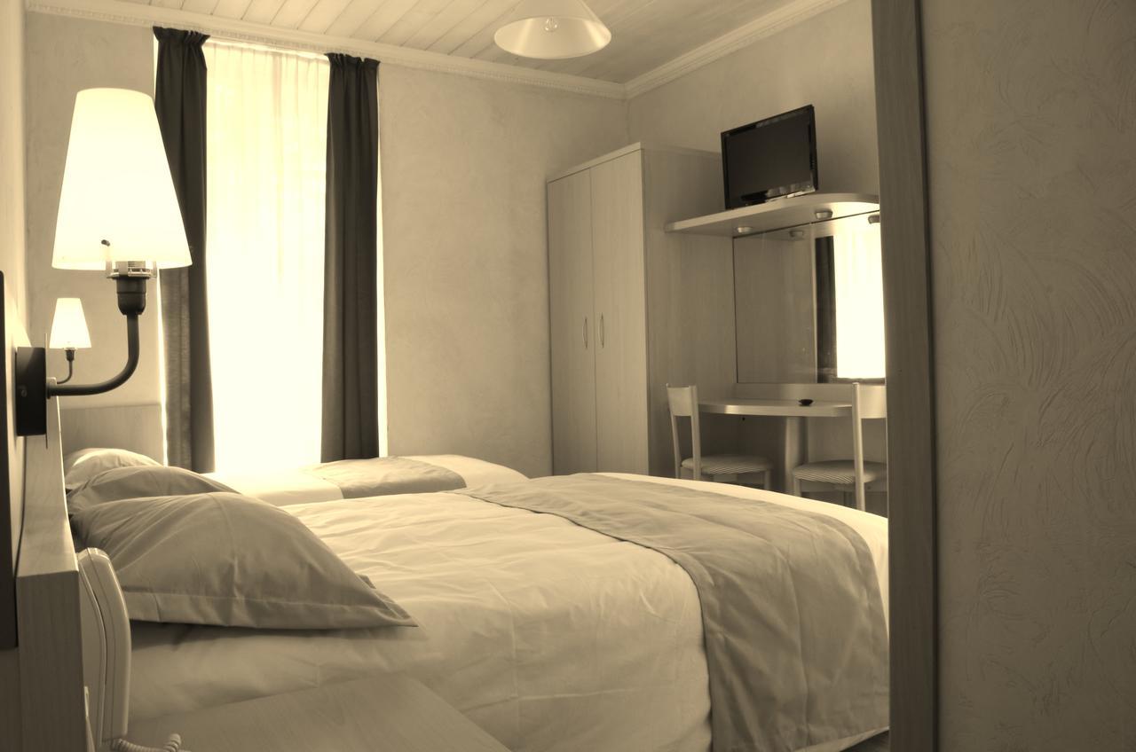 Hotel Le Mirval La Brigue Esterno foto