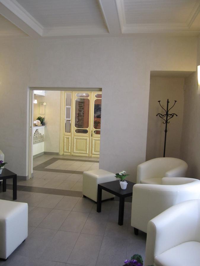 Hotel Le Mirval La Brigue Esterno foto