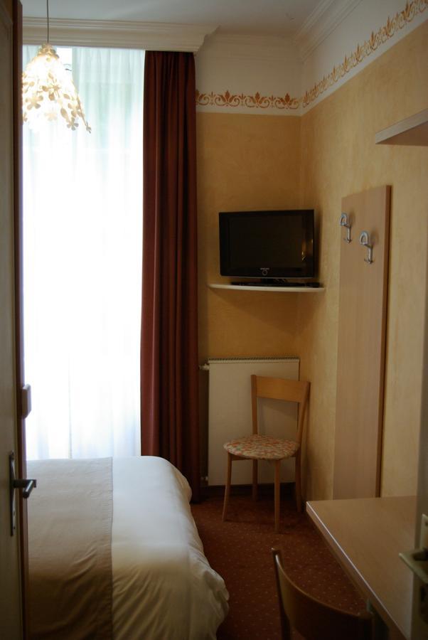 Hotel Le Mirval La Brigue Esterno foto