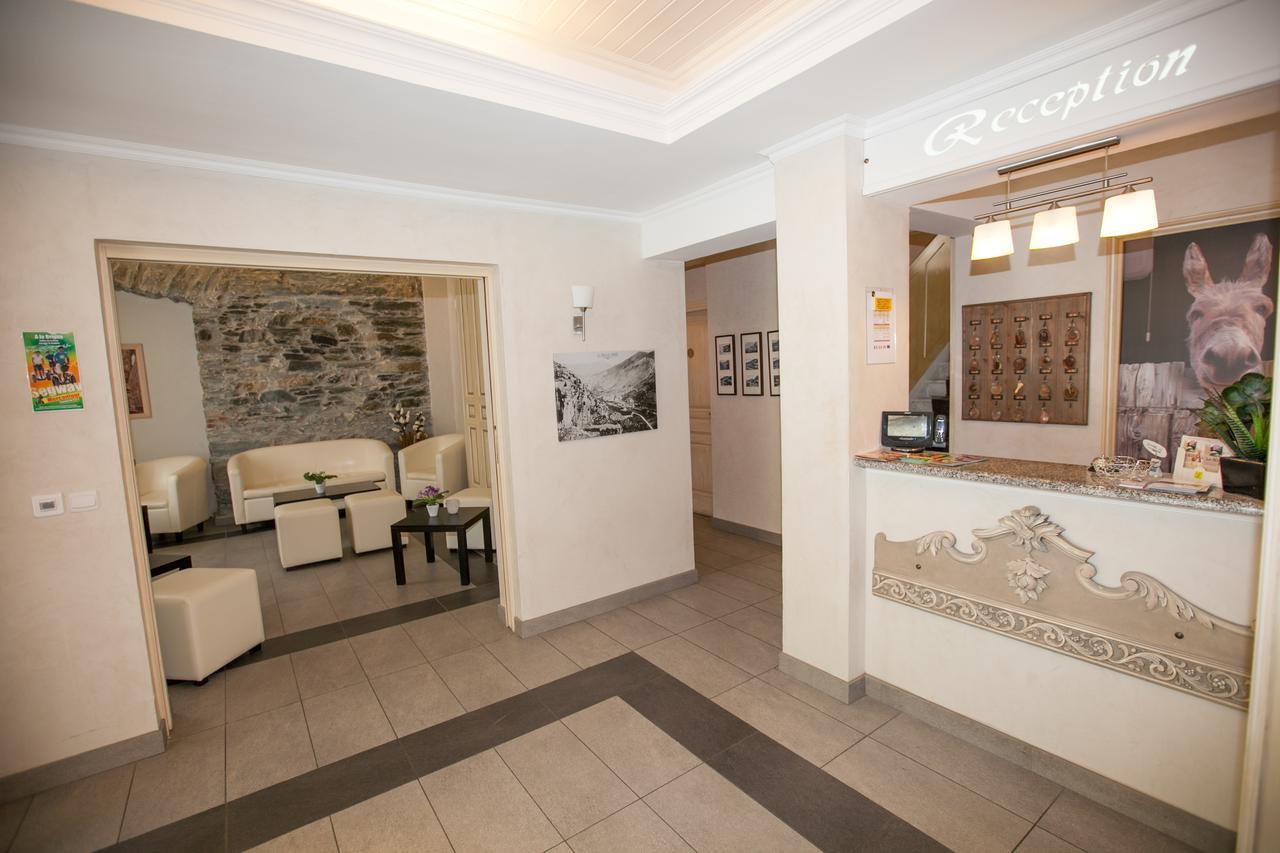Hotel Le Mirval La Brigue Esterno foto